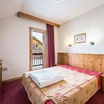 Duplex Confortable Avec Piscine *